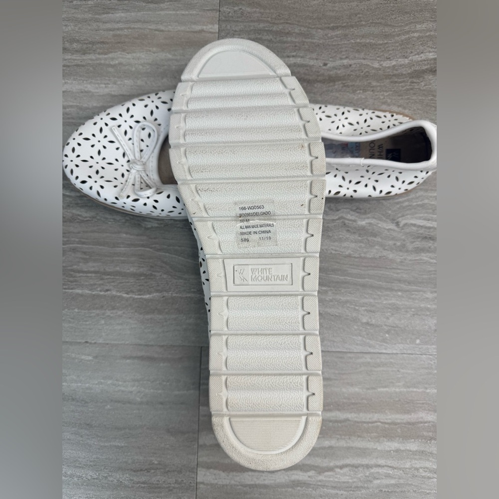 White Mountain Delgado Perforated Slip On Flats Womens Size 10 - Picture 10 of 12